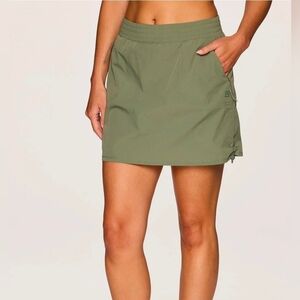 Avalanche Sage Green Outdoor Skort Size Medium